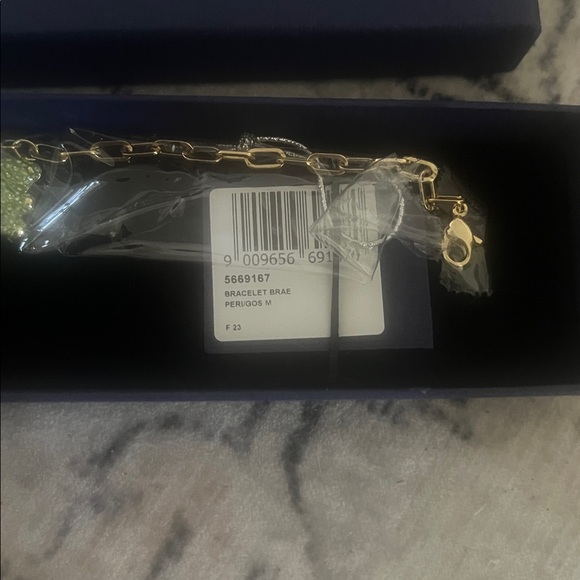 Swarovski Gold and Green Pearl Bracelet,NWT - Picture 4 of 6